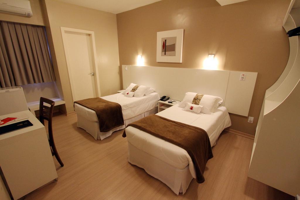 Hotel Curi Executive Pelotas Ruang foto